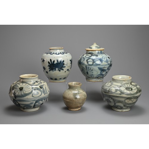 69 - A GROUP OF FIVE CHINESE BLUE AND WHITE PORCELAIN JARS, LATE MING DYNASTY. Three matching jars, one w... 