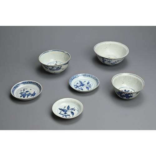 110 - SIX CHINESE BLUE AND WHITE PORCELAIN ITEMS, LATE MING DYNASTY. Comprising three bowls and three smal... 