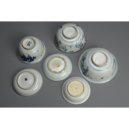 110 - SIX CHINESE BLUE AND WHITE PORCELAIN ITEMS, LATE MING DYNASTY. Comprising three bowls and three smal... 