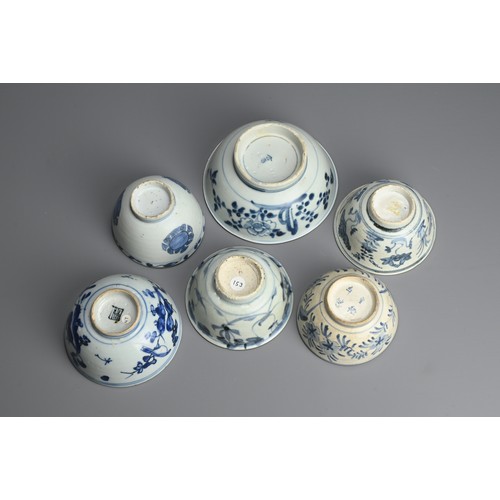 111 - A GROUP OF CHINESE BLUE AND WHITE PORCELAIN BOWLS, LATE MING DYNASTY. Six of various sizes decorated... 