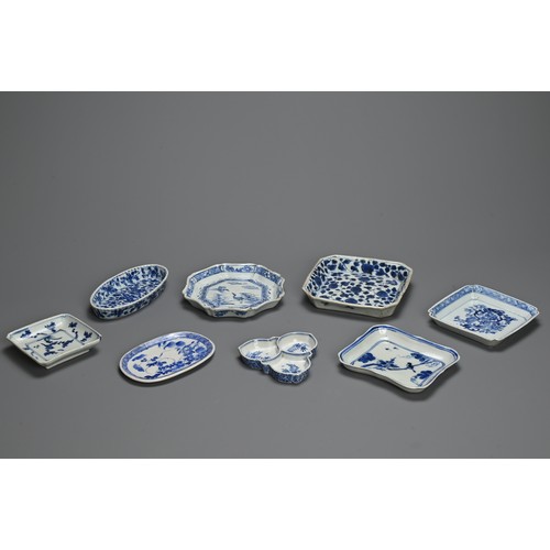 119 - A GROUP OF CHINESE BLUE AND WHITE PORCELAIN DISHES AND TRAYS, QING DYNASTY. Eight of various forms t... 