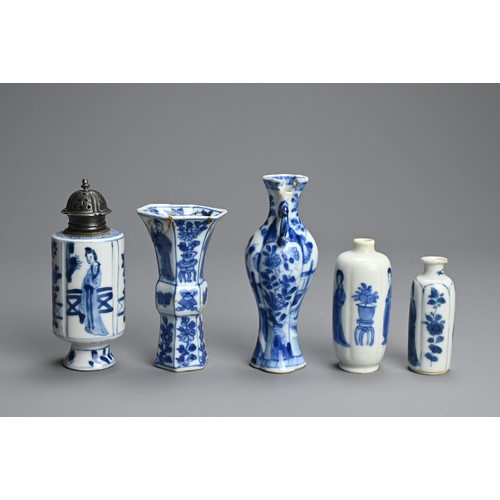 132 - A GROUP OF CHINESE BLUE AND WHITE PORCELAIN ITEMS, EARLY 18TH CENTURY. Five vases of various forms d... 