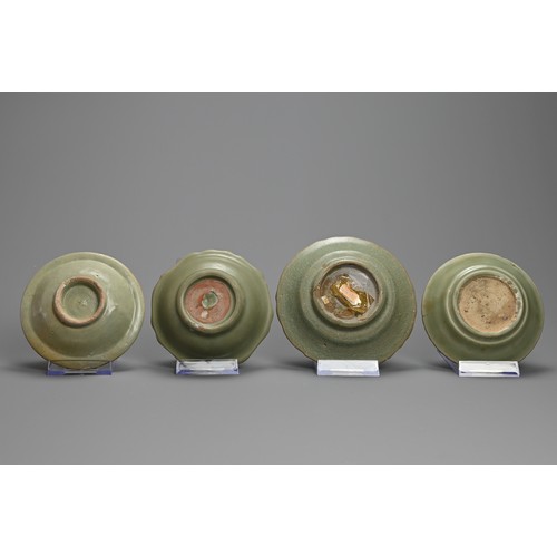 168 - A GROUP OF CHINESE LONGQUAN CELADON GLAZED PORCELAIN DISHES, YUAN /MING DYNASTY. Four dishes of vari... 