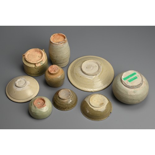 186 - A GROUP OF CHINESE QINGBAI AND CELADON GLAZED ITEMS, SONG / YUAN DYNASTY. Nine in total to include a... 