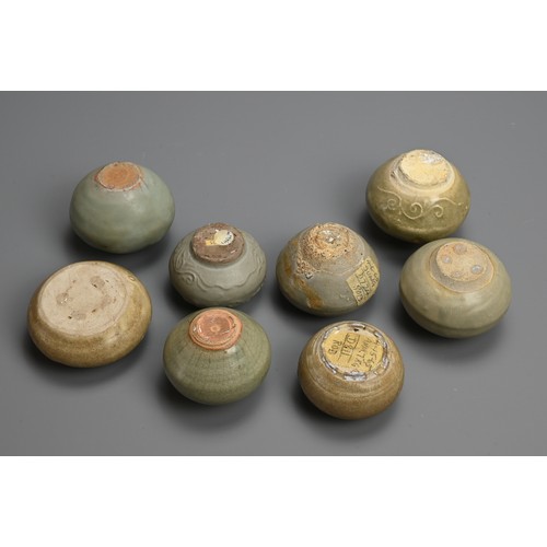 191 - A GROUP OF CHINESE / SOUTHEAST ASIAN CELADON GLAZED JARS, 14/16TH CENTURY. Compressed and globular f... 