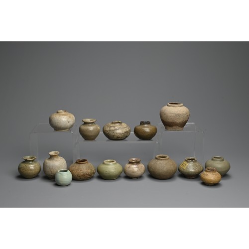 192 - A GROUP OF CHINESE AND SOUTHEAST ASIAN PORCELAIN AND STONEWARE JARS, 14/16TH CENTURY. Chinese, Thai ... 