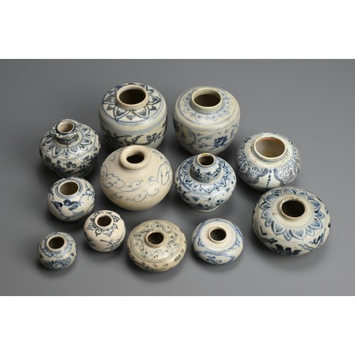 195 - A GROUP OF ANNAMESE BLUE AND WHITE PORCELAIN JARS, 15/16TH CENTURY. Of various forms decorated with ... 