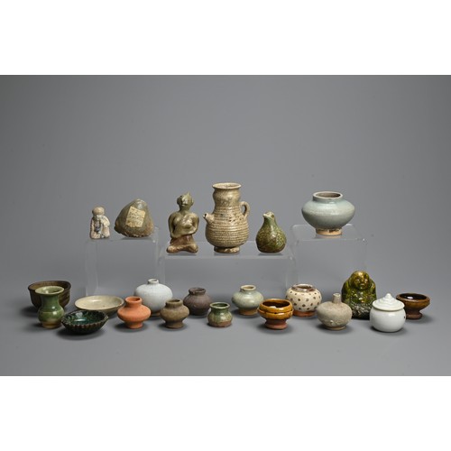 202 - A MIXED GROUP OF CHINESE AND SOUTHEAST ASIAN CERAMIC STONEWARE ITEMS, CIRCA 14TH CENTURY AND LATER. ... 