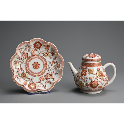 206 - A CHINESE ROUGE DE FER PORCELAIN TEAPOT, COVER AND STAND, EARLY 18TH CENTURY. The teapot of pear sha... 