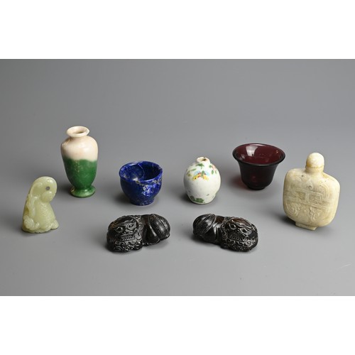 272 - A MIXED GROUP OF CHINESE ITEMS, 19/20TH CENTURY. To include a pale celadon jade pendant in the form ... 