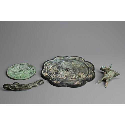 280 - A GROUP OF CHINESE ARCHAIC STYLE BRONZE ITEMS. To include two Han and Tang style mirrors; A dragon f... 