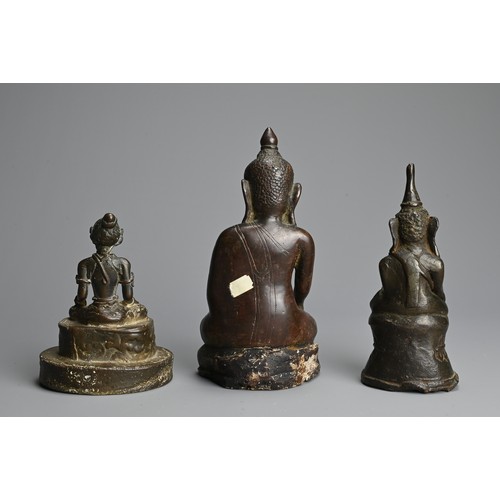 286 - THREE SOUTH EAST ASIAN BRONZE FIGURES OF BUDDHA, 18/19TH CENTURY. To include a Burmese figure of Sha... 