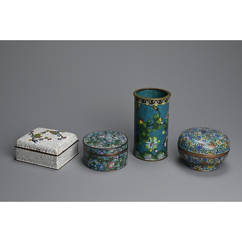 303 - AN EARLY 20TH CENTURY CHINESE CLOISONNE ENAMEL BRUSH POT AND THREE BOXES AND COVERS. The turquoise-g... 