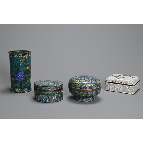 303 - AN EARLY 20TH CENTURY CHINESE CLOISONNE ENAMEL BRUSH POT AND THREE BOXES AND COVERS. The turquoise-g... 