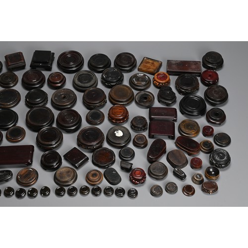 349 - A QUANTITY OF SMALLER CHINESE WOOD AND CERAMIC DISPLAY STANDS. To include sixteen miniature brown gl... 