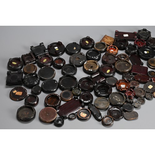 349 - A QUANTITY OF SMALLER CHINESE WOOD AND CERAMIC DISPLAY STANDS. To include sixteen miniature brown gl... 