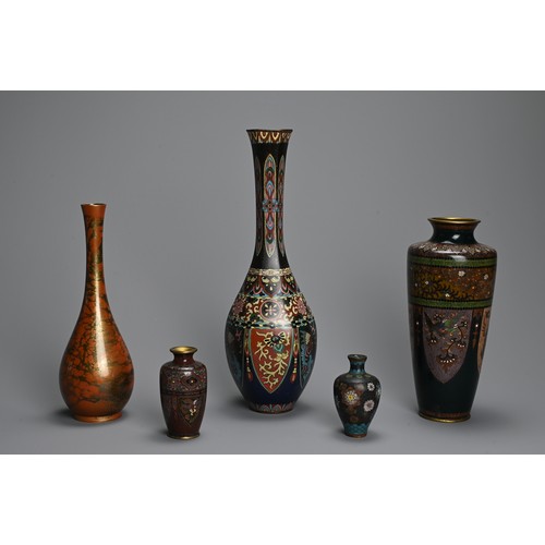 309 - A GROUP OF FIVE JAPANESE CLOISONNE ENAMEL VASES, LATE MEIJI PERIOD-EARLY 20TH CENTURY. Comprising: a... 