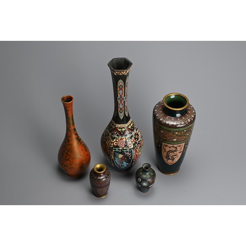 309 - A GROUP OF FIVE JAPANESE CLOISONNE ENAMEL VASES, LATE MEIJI PERIOD-EARLY 20TH CENTURY. Comprising: a... 