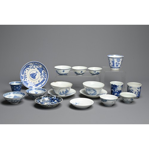 370 - A GROUP OF JAPANESE BLUE AND WHITE PORCELAIN TEAWARES, EDO PERIOD, 18TH CENTURY AND LATER. Including... 