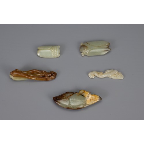 311 - FIVE CHINESE PALE CELADON ITEMS, of different forms to include cicadas, fish, lingzhi fungus and elo... 