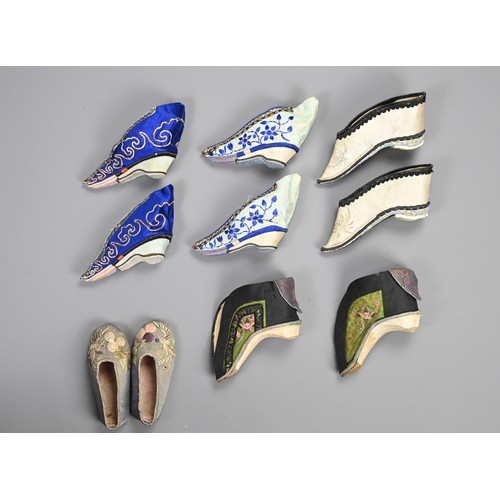 232 - FOUR PAIRS OF CHINESE EMBROIDERED SILK LOTUS SHOES AND ONE PAIR OF SLIPPERS, LATE QING DYNASTY-EARLY... 