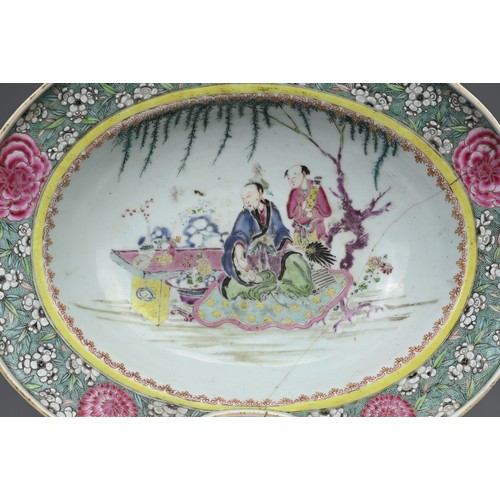 79 - A RARE CHINESE FAMILLE ROSE PORCELAIN BARBERS BOWL, QING DYNASTY, YONGZHENG PERIOD (1722-35). Decora... 