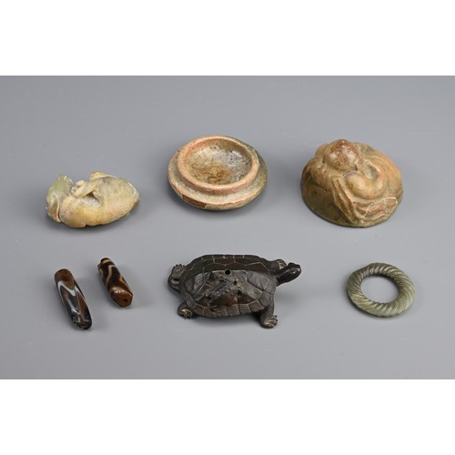 111 - A MIXED GROUP OF CHINESE / JAPANESE ITEMS, 19/20TH CENTURY. To include a bronze water dropper in the... 