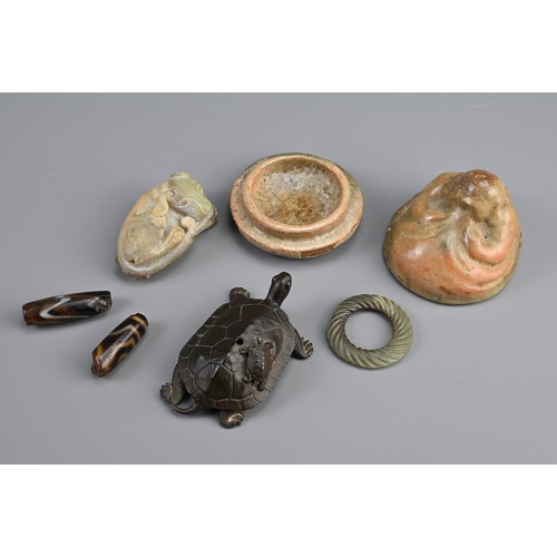 111 - A MIXED GROUP OF CHINESE / JAPANESE ITEMS, 19/20TH CENTURY. To include a bronze water dropper in the... 