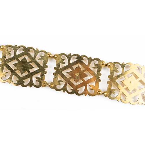 53 - A HEAVY HIGH CARAT PERANAKAN YELLOW GOLD BELT, MID 20TH CENTURY. Twenty three links with a pierced p... 