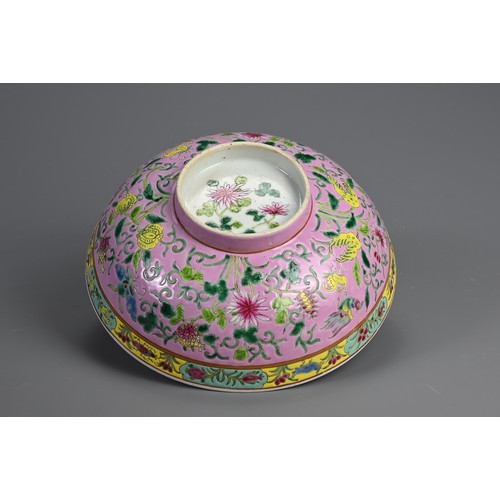 40 - A RARE STRAITS CHINESE NYONYA WARE FAMILLE ROSE ENAMEL PORCELAIN BOWL, 19/20TH CENTURY. With rounded... 