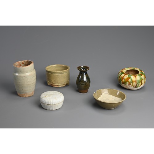 176 - A GROUP OF EARLY CHINESE CERAMICS, TANG TO MING DYNASTY. To include a sancai glazed globular jar; A ... 