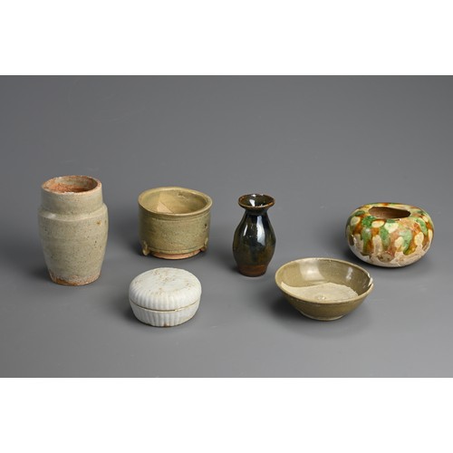 176 - A GROUP OF EARLY CHINESE CERAMICS, TANG TO MING DYNASTY. To include a sancai glazed globular jar; A ... 