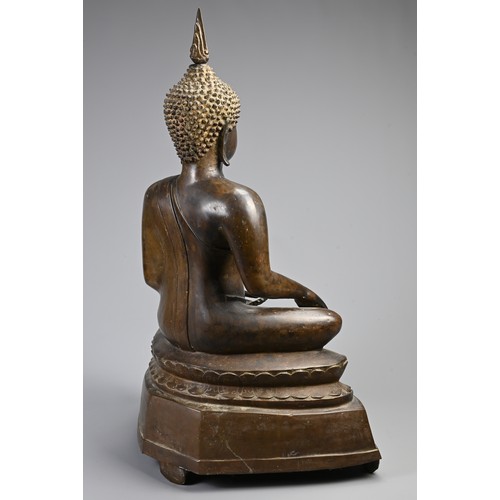 203 - A LARGE THAI BRONZE SEATED FIGURE OF BUDDHA SHAKYAMUNI, 18TH CENTURY. Heavily cast figure of Buddha ... 