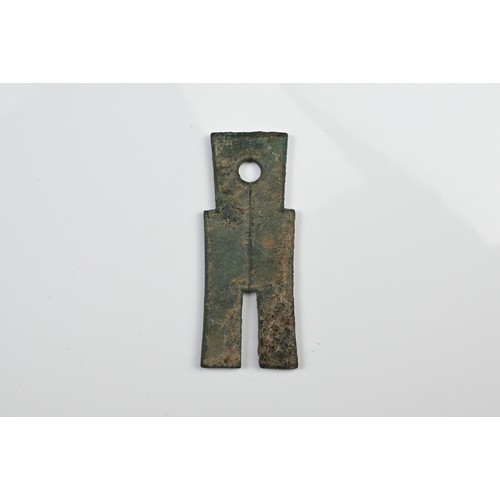 221 - A CHINESE BRONZE SPADE MONEY COIN, XIN DYNASTY, circa 9-23AD. Wang Mang period with inscription read... 