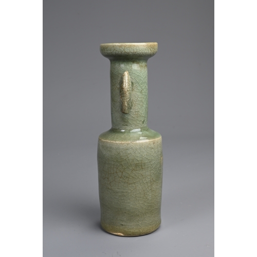 182 - A CHINESE LONGQUAN CELADON GLAZED PORCELAIN VASE, YUAN / MING DYNASTY. Of mallet form with fish hand... 