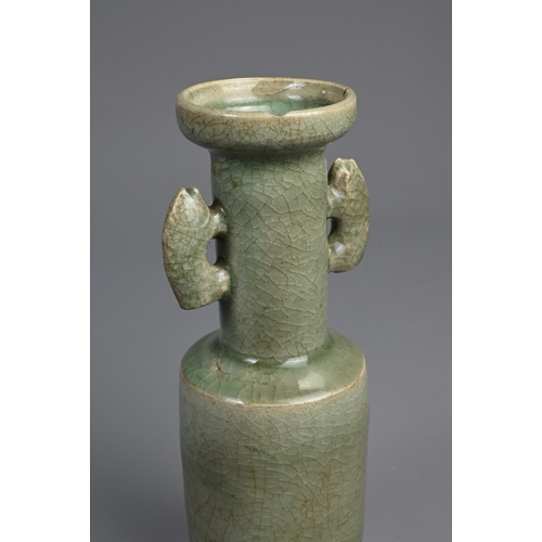 182 - A CHINESE LONGQUAN CELADON GLAZED PORCELAIN VASE, YUAN / MING DYNASTY. Of mallet form with fish hand... 