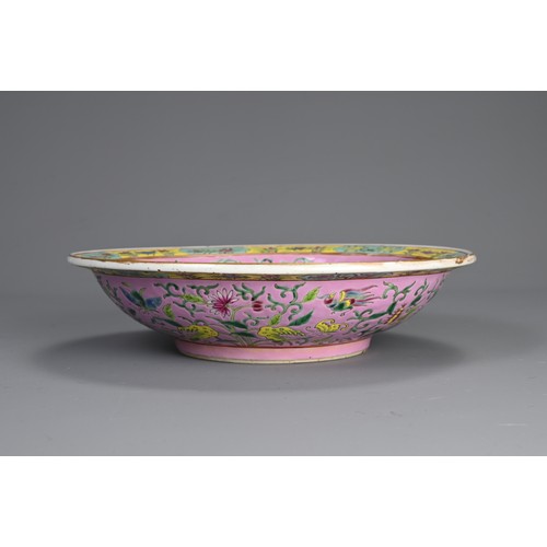 39 - A RARE STRAITS CHINESE NYONYA WARE FAMILLE ROSE ENAMEL PORCELAIN BOWL, 19/20TH CENTURY. With rounded... 