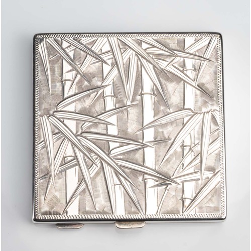 71 - A JAPANESE STERLING 950 SILVER COMPACT CASE WITH MIRROR. Of square form with bamboo decoration. Stam... 