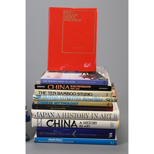 325 - A QUANTITY OF REFERENCE BOOKS ON MAINLY CHINESE WORKS OF ART AND ANTIQUES AND OTHERS. Wu Guanzhong; ... 