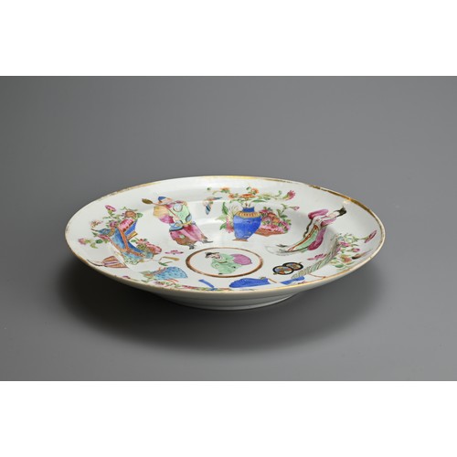 70 - A CHINESE FAMILLE ROSE WU SHUANG PU PORCELAIN DISH, 19TH CENTURY. Rounded body with everted rim, fin... 