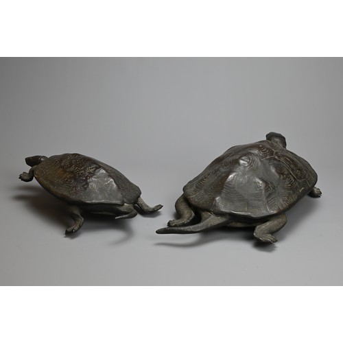 296 - A JAPANESE BRONZE OKIMONO OF TWO TURTLES, AFTER MURATA SEIMIN, TAISHO PERIOD. In the style of Murata... 