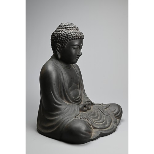 307 - A JAPANESE BRONZE STUDY OF THE GREAT BUDDHA AT KAMAKURA, 20TH CENTURY. 31cm wide x 26cm deep x 36cm ... 