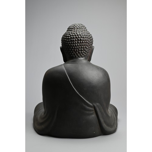 307 - A JAPANESE BRONZE STUDY OF THE GREAT BUDDHA AT KAMAKURA, 20TH CENTURY. 31cm wide x 26cm deep x 36cm ... 