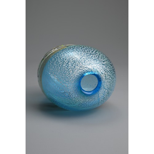 286 - A JAPANESE 20THC LIGHT BLUE GLASS BUD VASE BY KUNIAKI KUROKI. Japanese contemporary light blue art g... 