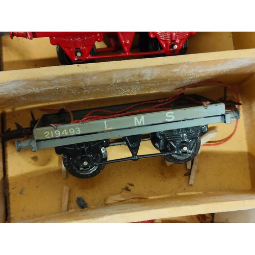 15 - HORNBY TIN PLATE TRAIN SET