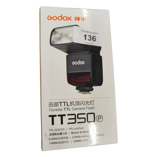 136 - TT350 CAMERA FLASH