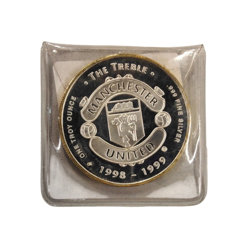 415 - SCARCE MANCHESTER UTD COMMEMORATIVE COIN: TREBLEYEAR (1 OZ FINE SILVER)