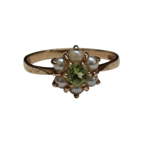 124 - 9CT YELLOW GOLD PERIDOT AND PEARL FLOWER HEAD RING 2G SIZE O