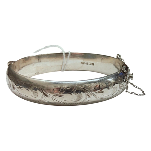 42 - VINTAGE SILVER BANGLE 20G