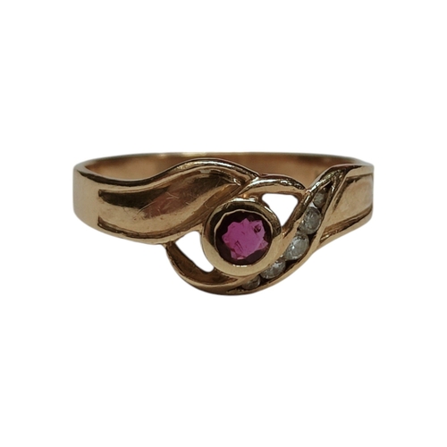 5 - 14CT GOLD RUBY AND DIAMOND RING 1.9G SIZE M